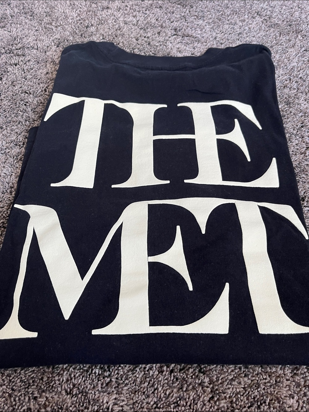 PacSun Black Tee with Red Neck Label. The Met! Large tee. Good condition